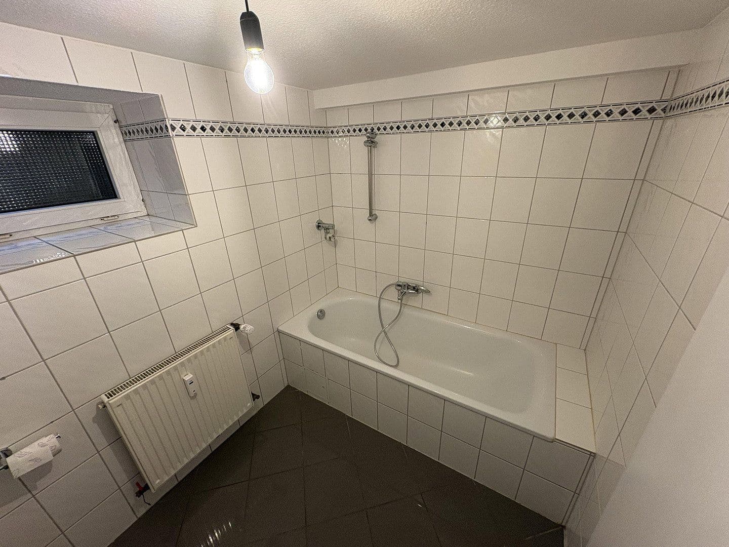 Prenájom bytu 2-izbový 51 m², Kleestraße 55, Wuppertal, Severné Porýnie - Westfálsko Prenájom bytu 2-izbový 51 m², Kleestraße 55, Wuppertal, Severné Porýnie - Westfálsko