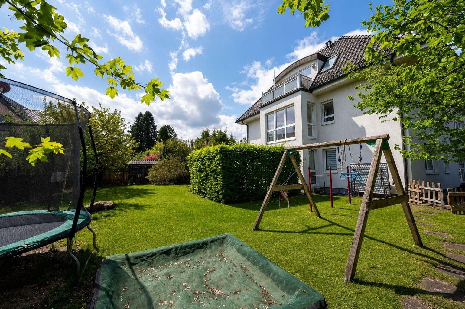 Predaj bytu 3-izbový 87 m², Reiherallee 52, Berlin, Berlín Predaj bytu 3-izbový 87 m², Reiherallee 52, Berlin, Berlín