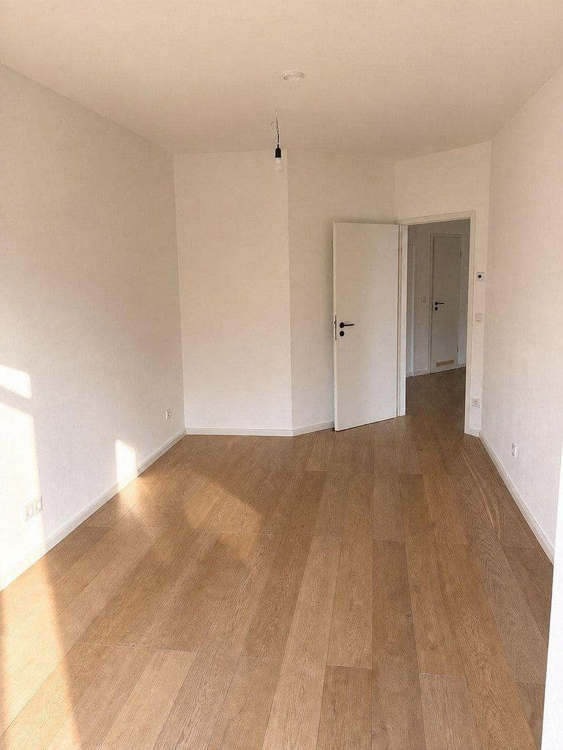 Predaj bytu 3-izbový 87 m², Reiherallee 52, Berlin, Berlín Predaj bytu 3-izbový 87 m², Reiherallee 52, Berlin, Berlín