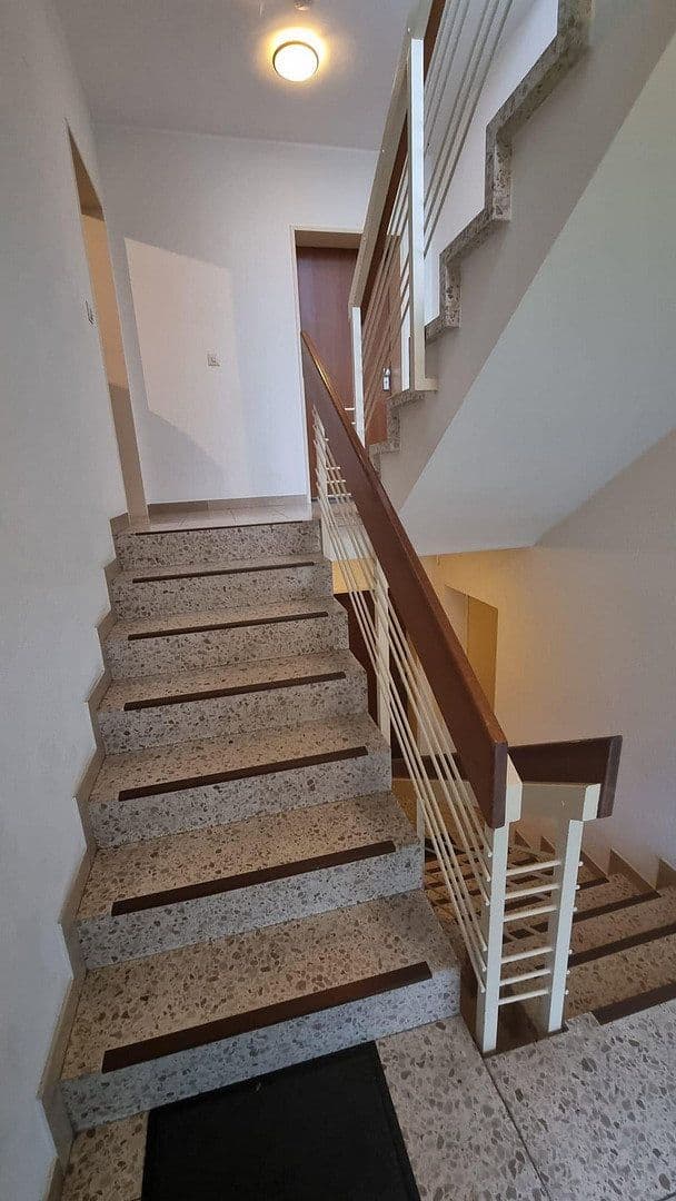 Prenájom bytu 3-izbový 94 m², Unterm Hagen 25, Hagen Hohenlimburg, Severné Porýnie - Westfálsko Prenájom bytu 3-izbový 94 m², Unterm Hagen 25, Hagen Hohenlimburg, Severné Porýnie - Westfálsko