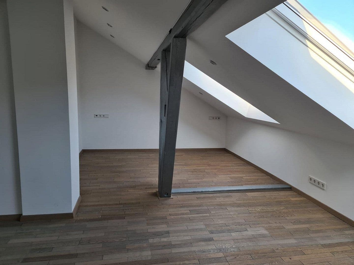 Prenájom bytu 3-izbový 96 m², Werastraße 135, Stuttgart, Bádensko-Wurttembersko Prenájom bytu 3-izbový 96 m², Werastraße 135, Stuttgart, Bádensko-Wurttembersko