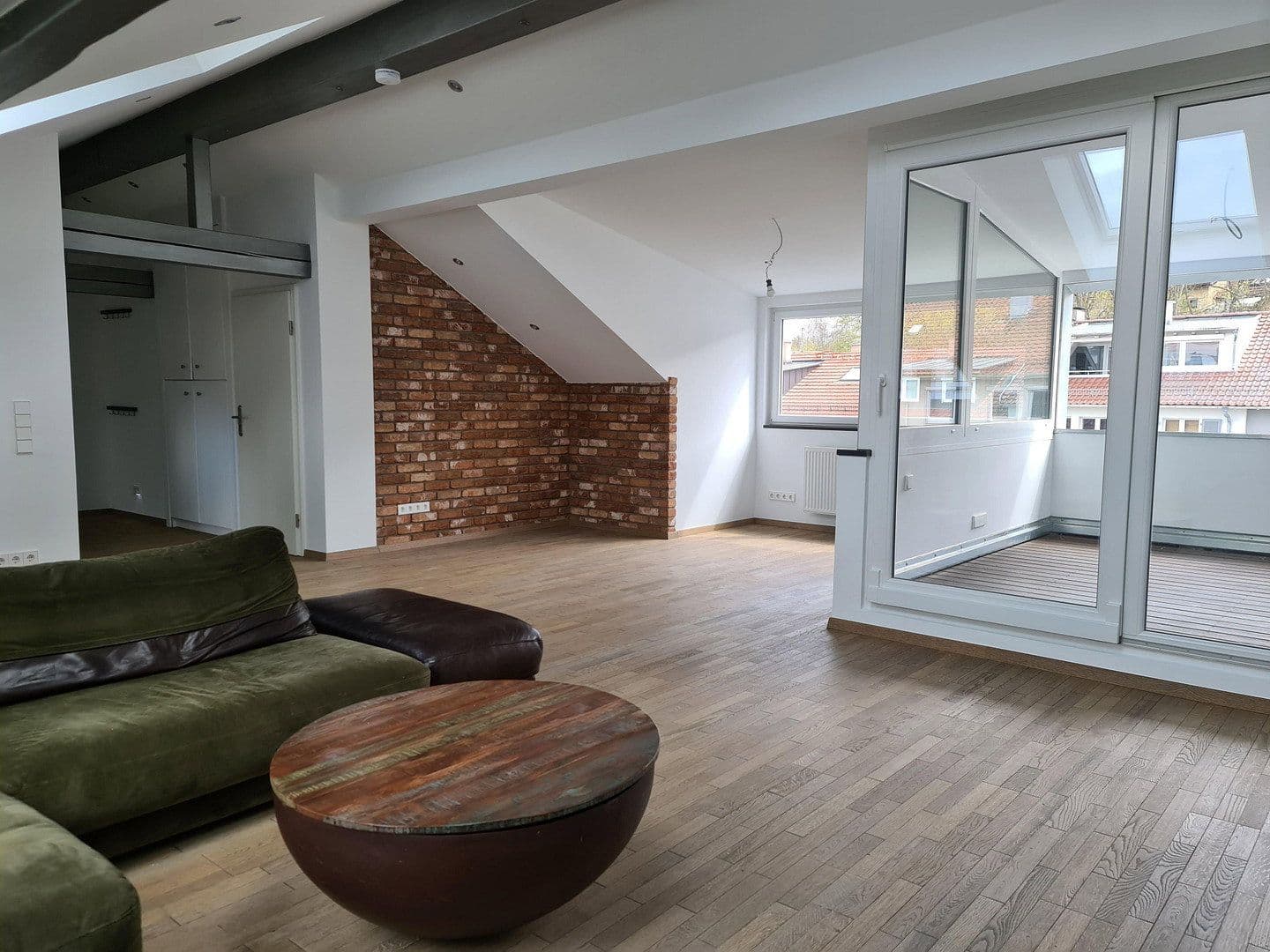 Prenájom bytu 3-izbový 96 m², Werastraße 135, Stuttgart, Bádensko-Wurttembersko Prenájom bytu 3-izbový 96 m², Werastraße 135, Stuttgart, Bádensko-Wurttembersko