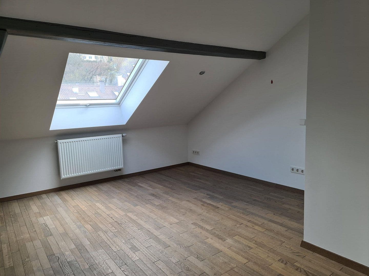 Prenájom bytu 3-izbový 96 m², Werastraße 135, Stuttgart, Bádensko-Wurttembersko Prenájom bytu 3-izbový 96 m², Werastraße 135, Stuttgart, Bádensko-Wurttembersko