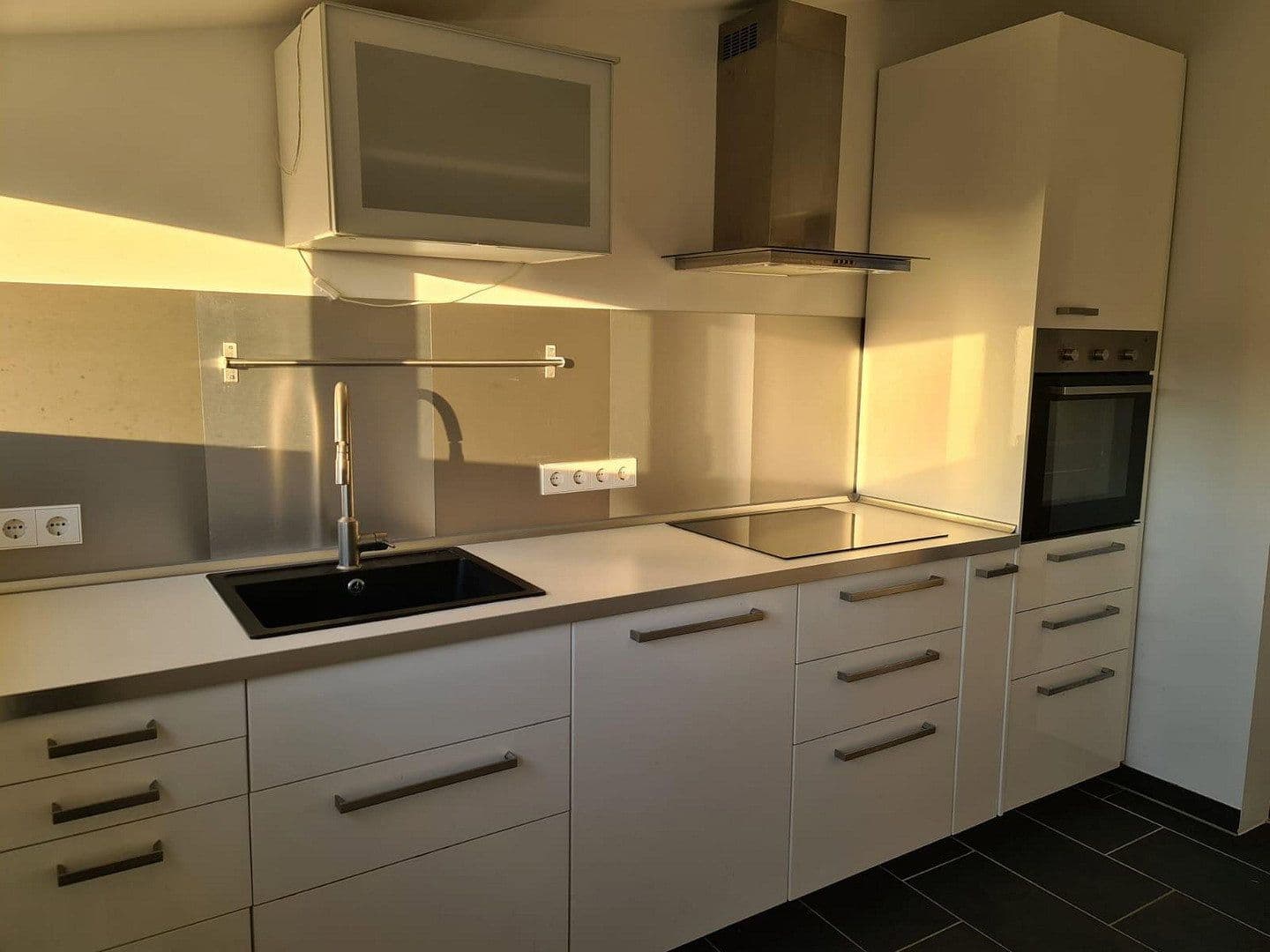 Prenájom bytu 3-izbový 96 m², Werastraße 135, Stuttgart, Bádensko-Wurttembersko Prenájom bytu 3-izbový 96 m², Werastraße 135, Stuttgart, Bádensko-Wurttembersko