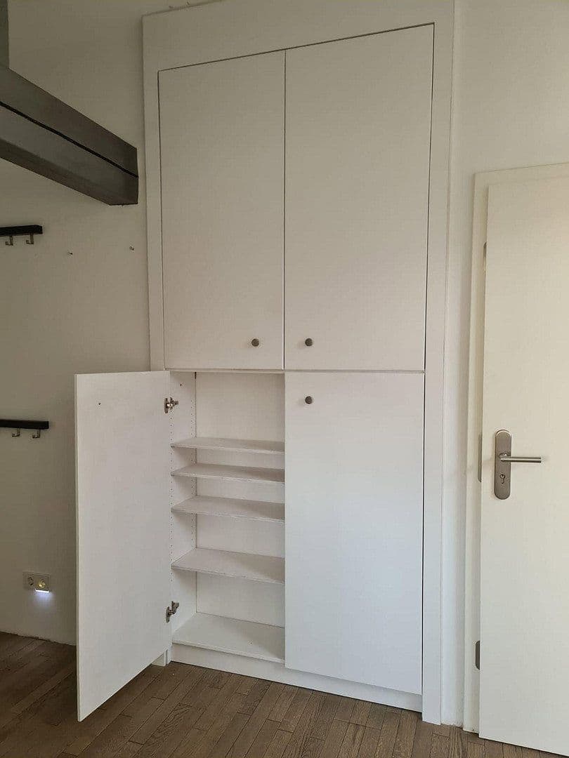 Prenájom bytu 3-izbový 96 m², Werastraße 135, Stuttgart, Bádensko-Wurttembersko Prenájom bytu 3-izbový 96 m², Werastraße 135, Stuttgart, Bádensko-Wurttembersko