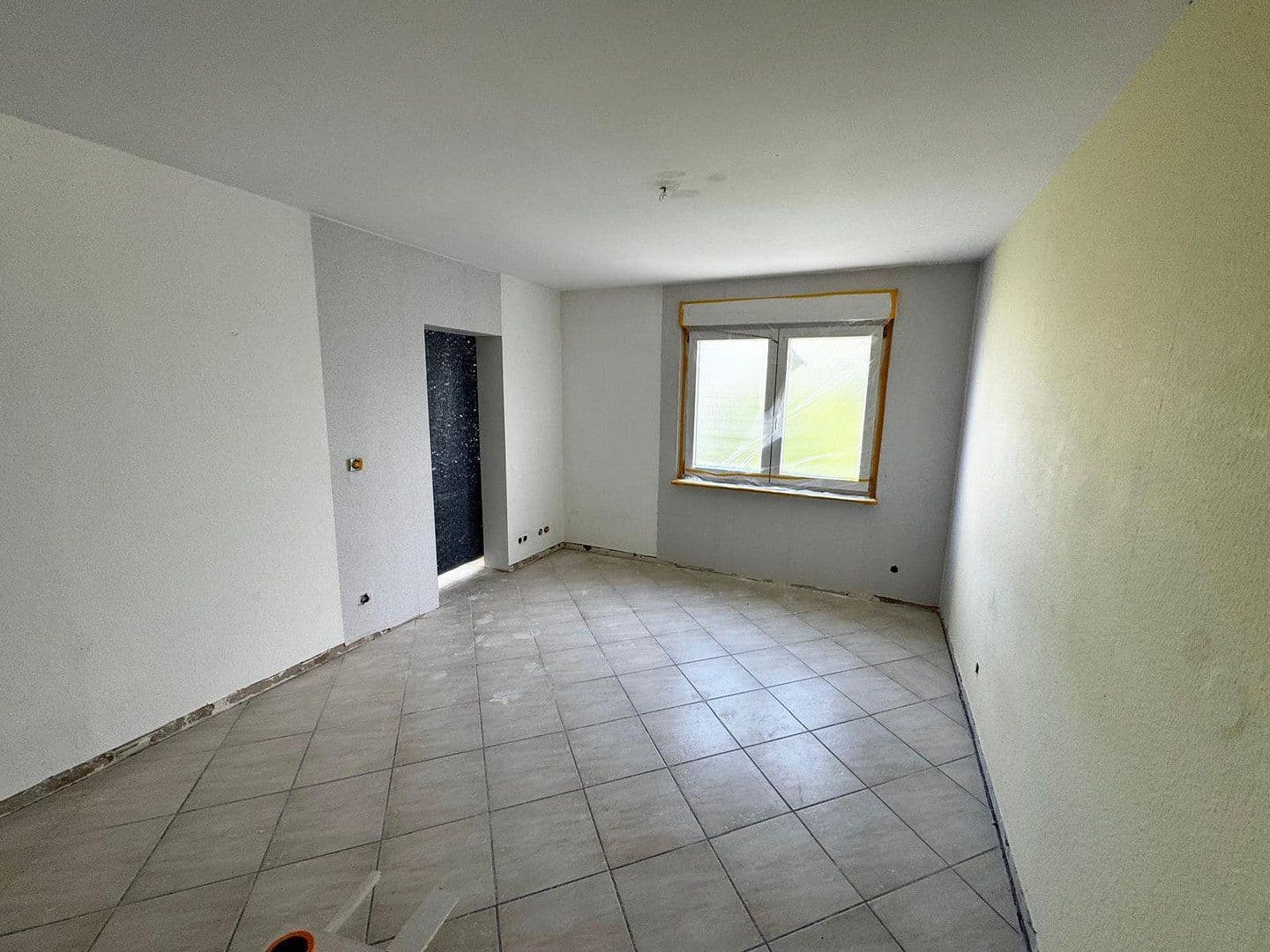 Prenájom bytu 5-izbový 160 m², Bruchköbel, Hesensko Prenájom bytu 5-izbový 160 m², Bruchköbel, Hesensko