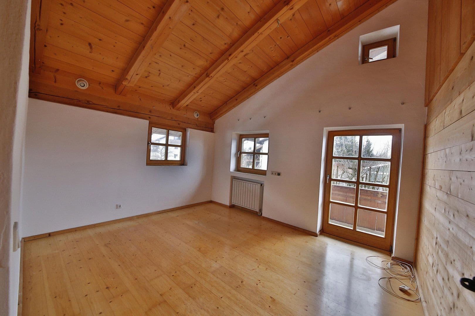 Predaj domu 170 m², pozemek 1.862 m², Grosskarolinenfeld, Bavorsko Predaj domu 170 m², pozemek 1.862 m², Grosskarolinenfeld, Bavorsko