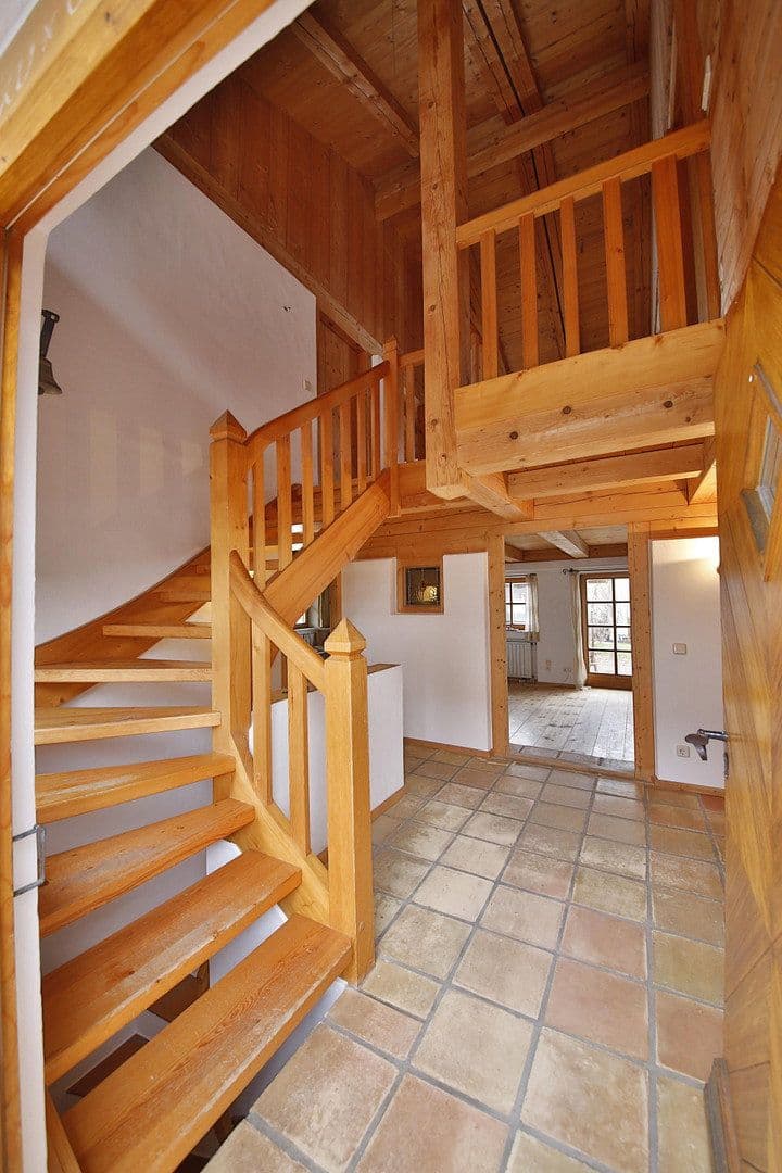 Predaj domu 170 m², pozemek 1.862 m², Grosskarolinenfeld, Bavorsko Predaj domu 170 m², pozemek 1.862 m², Grosskarolinenfeld, Bavorsko
