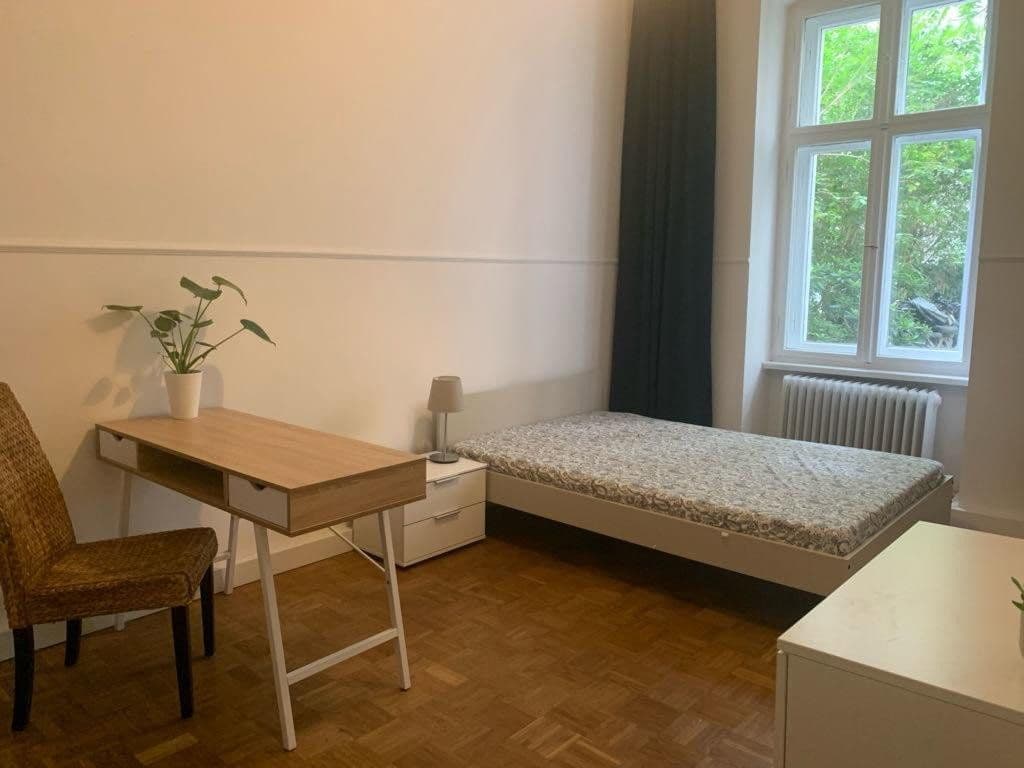Predaj bytu 3-izbový 94 m², Berlin, Berlín Predaj bytu 3-izbový 94 m², Berlin, Berlín