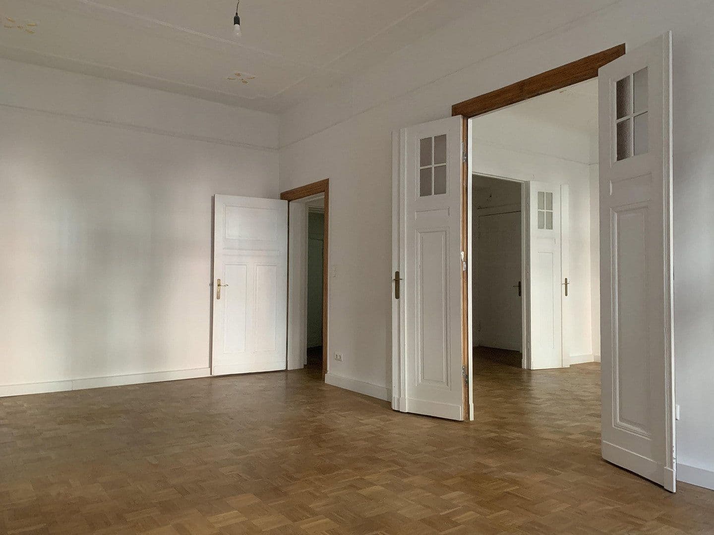 Predaj bytu 3-izbový 94 m², Berlin, Berlín Predaj bytu 3-izbový 94 m², Berlin, Berlín
