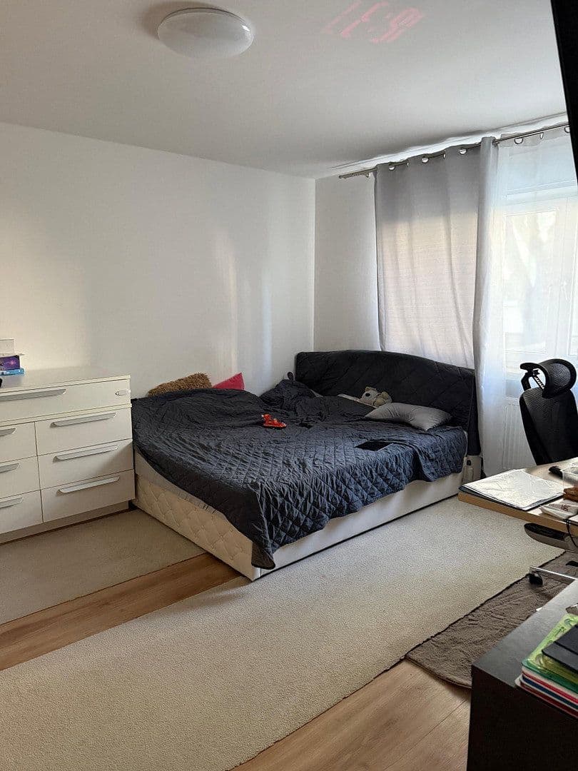 Prenájom bytu 3-izbový 95 m², Neu-Isenburg, Hesensko Prenájom bytu 3-izbový 95 m², Neu-Isenburg, Hesensko