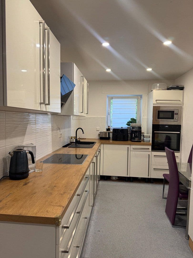 Prenájom bytu 3-izbový 95 m², Neu-Isenburg, Hesensko Prenájom bytu 3-izbový 95 m², Neu-Isenburg, Hesensko