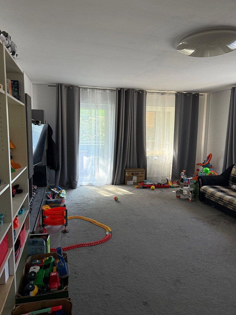 Prenájom bytu 3-izbový 95 m², Neu-Isenburg, Hesensko Prenájom bytu 3-izbový 95 m², Neu-Isenburg, Hesensko