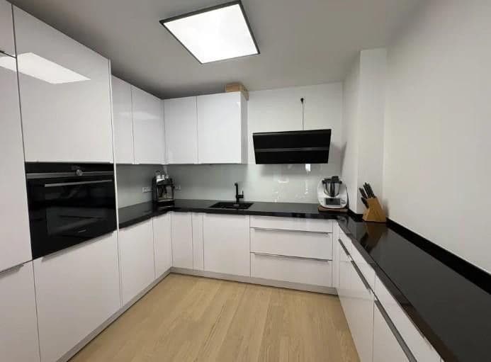 Predaj bytu 3-izbový 101 m², Stuttgart, Bádensko-Wurttembersko Predaj bytu 3-izbový 101 m², Stuttgart, Bádensko-Wurttembersko