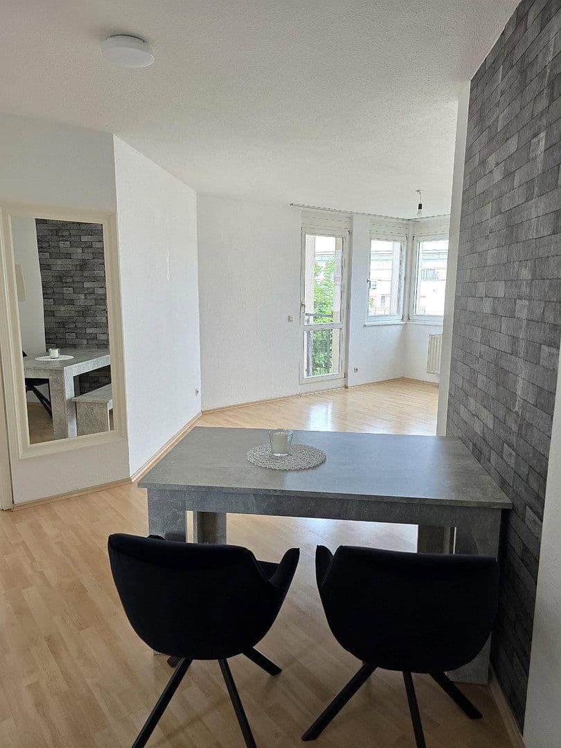 Prenájom bytu 3-izbový 68 m², Michelangelostr. 12/1, Künzelsau, Bádensko-Wurttembersko Prenájom bytu 3-izbový 68 m², Michelangelostr. 12/1, Künzelsau, Bádensko-Wurttembersko