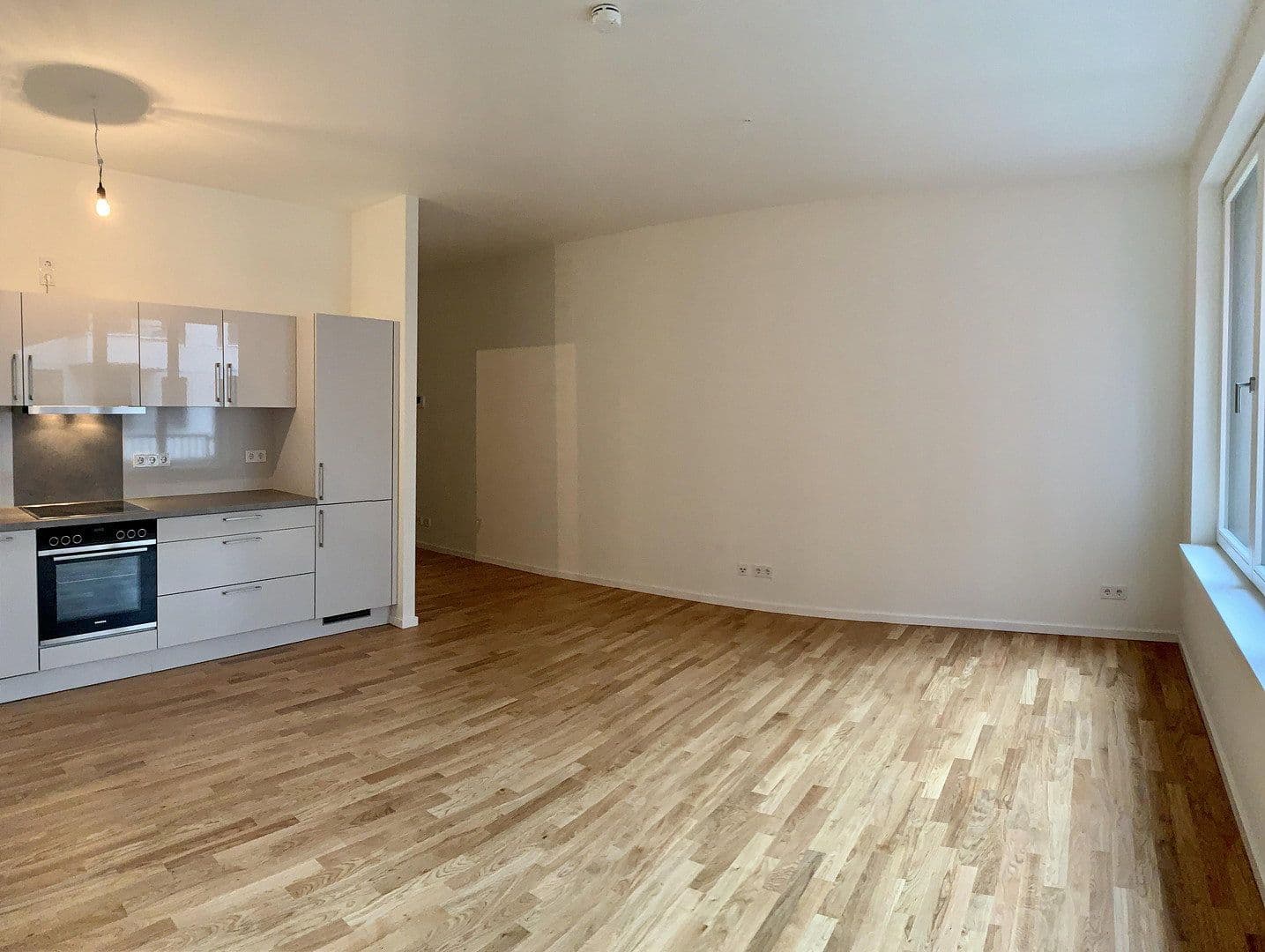 Prenájom bytu 1-izbový 40 m², Genthiner Str. 46, Berlin, Berlín Prenájom bytu 1-izbový 40 m², Genthiner Str. 46, Berlin, Berlín