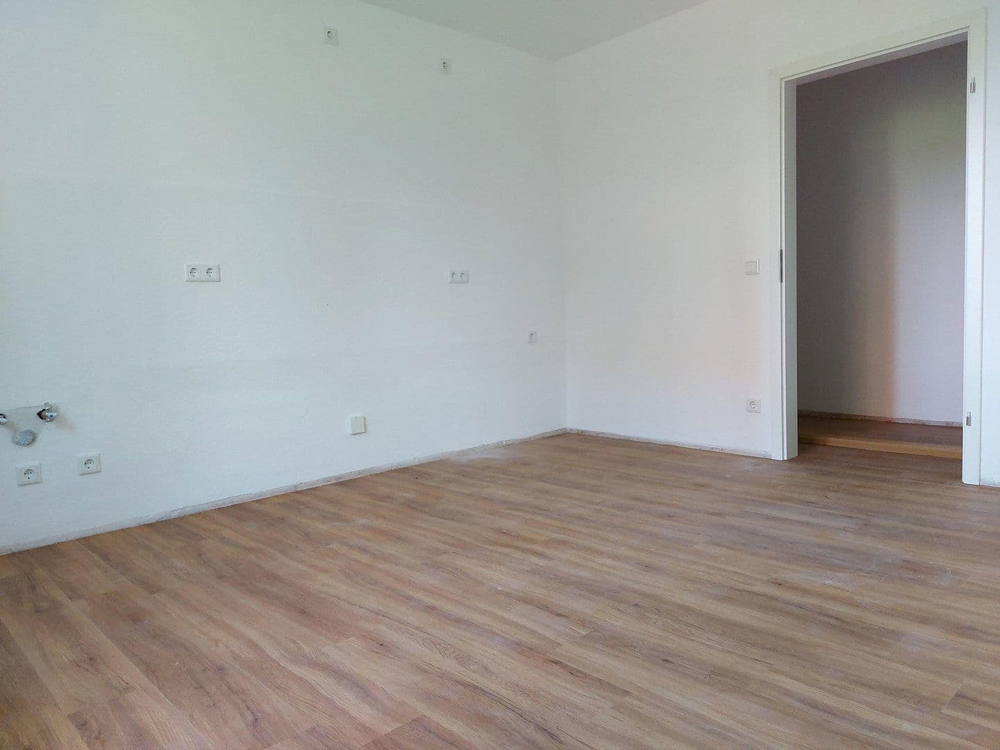 Prenájom bytu 4-izbový 119 m², Lorsch, Hesensko Prenájom bytu 4-izbový 119 m², Lorsch, Hesensko