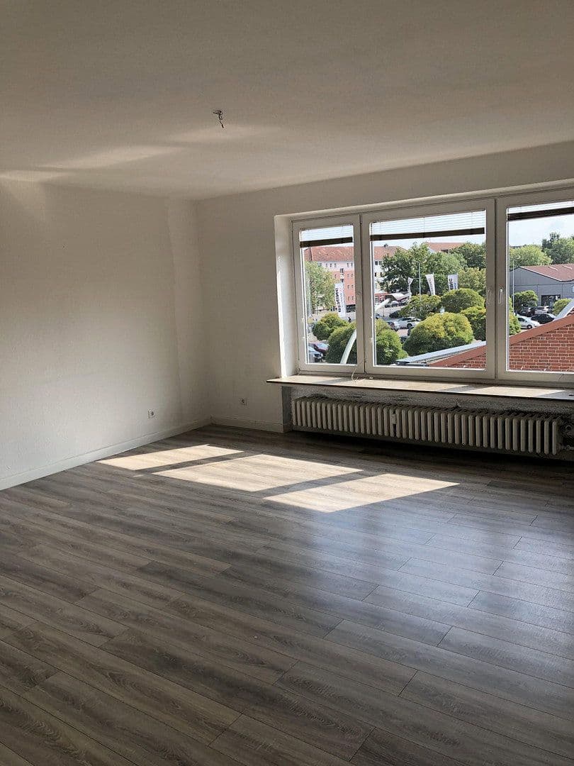 Prenájom bytu 3-izbový 76 m², Kanalstraße 5, Bremerhaven, Brémy Prenájom bytu 3-izbový 76 m², Kanalstraße 5, Bremerhaven, Brémy