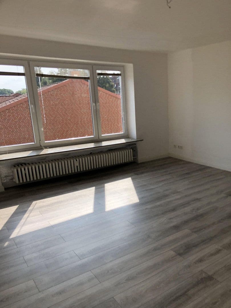 Prenájom bytu 3-izbový 76 m², Kanalstraße 5, Bremerhaven, Brémy Prenájom bytu 3-izbový 76 m², Kanalstraße 5, Bremerhaven, Brémy