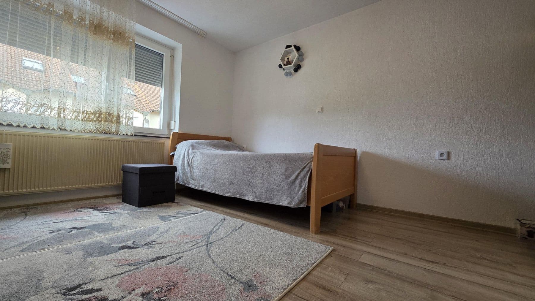 Predaj domu 211 m², pozemek 668 m², Lerchenstr. 26, Altensteig, Bádensko-Wurttembersko Predaj domu 211 m², pozemek 668 m², Lerchenstr. 26, Altensteig, Bádensko-Wurttembersko