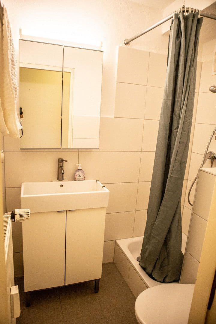 Prenájom bytu 1-izbový 26 m², Alte Rathausstraße 7A, Laatzen, Dolné Sasko Prenájom bytu 1-izbový 26 m², Alte Rathausstraße 7A, Laatzen, Dolné Sasko