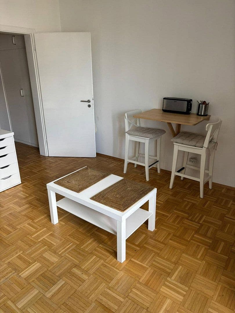 Prenájom bytu 1-izbový 30 m², Augustenstraße 73, München-Maxvorstadt, Bavorsko Prenájom bytu 1-izbový 30 m², Augustenstraße 73, München-Maxvorstadt, Bavorsko