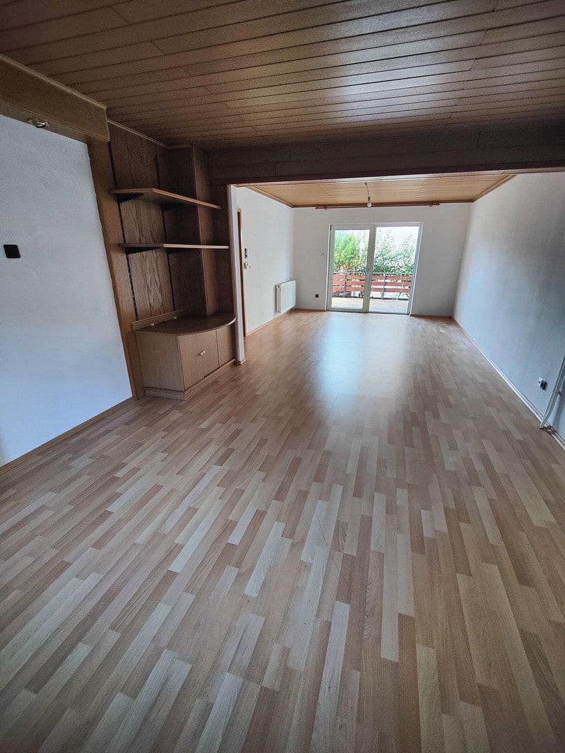 Predaj domu 120 m², pozemek 331 m², Budenheim, Porýnie-Falcko Predaj domu 120 m², pozemek 331 m², Budenheim, Porýnie-Falcko