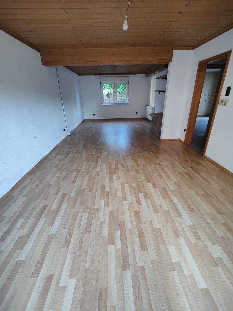 Predaj domu 120 m², pozemek 331 m², Budenheim, Porýnie-Falcko Predaj domu 120 m², pozemek 331 m², Budenheim, Porýnie-Falcko