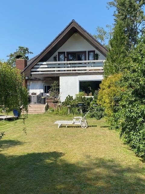 Predaj domu 220 m², pozemek 1.041 m², Berlin, Berlín Predaj domu 220 m², pozemek 1.041 m², Berlin, Berlín