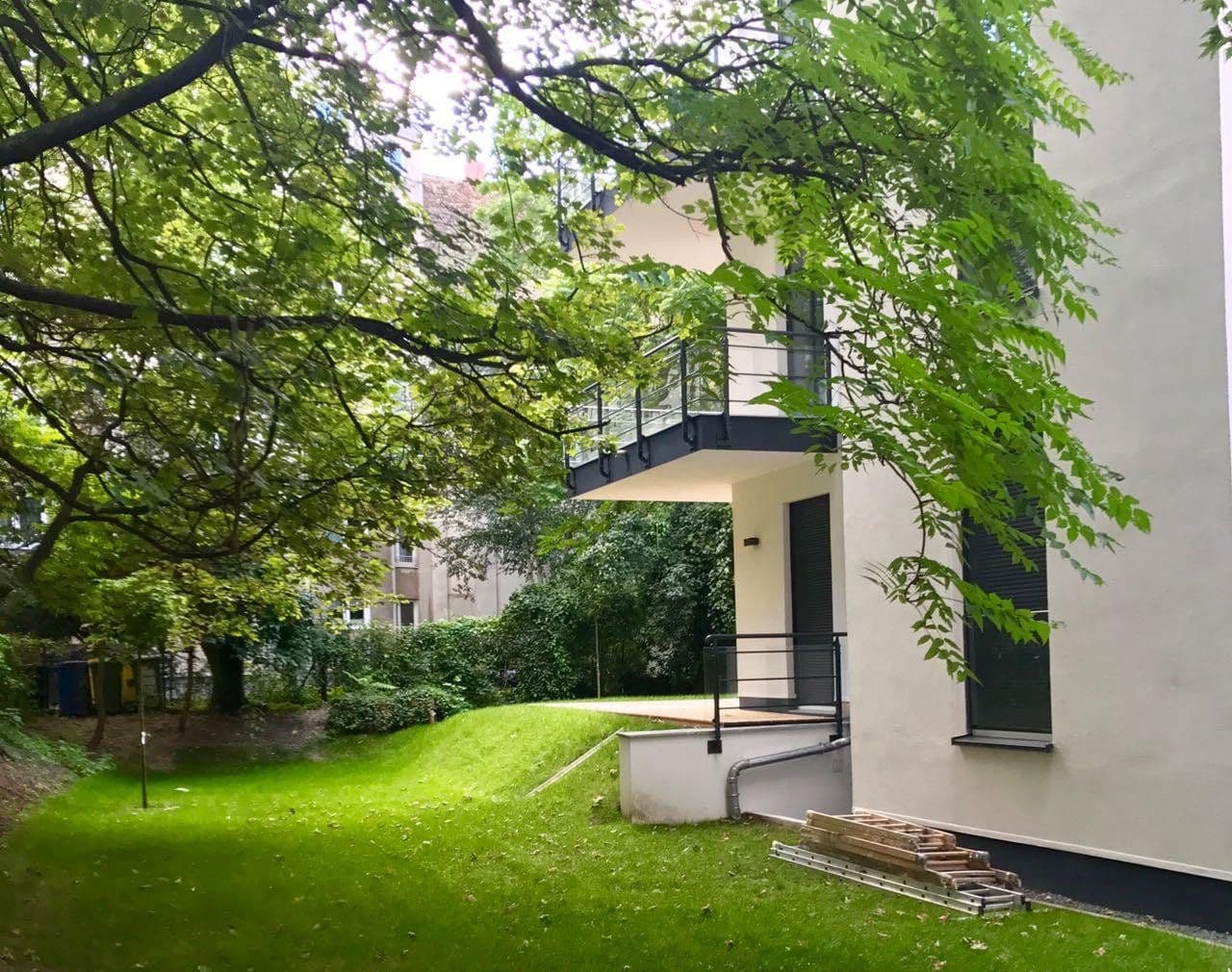 Prenájom bytu 2-izbový 82 m², Berlin, Berlín Prenájom bytu 2-izbový 82 m², Berlin, Berlín