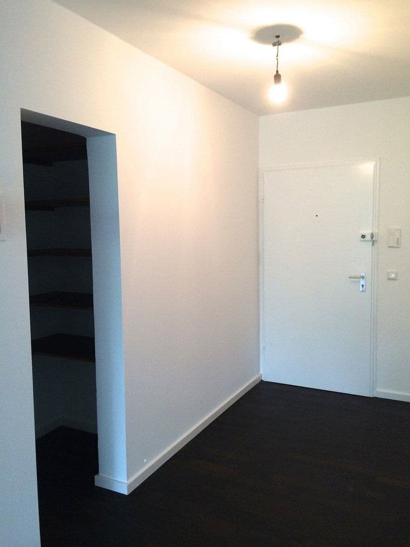 Prenájom bytu 1-izbový 38 m², Isartalstr 47, München, Bavorsko Prenájom bytu 1-izbový 38 m², Isartalstr 47, München, Bavorsko