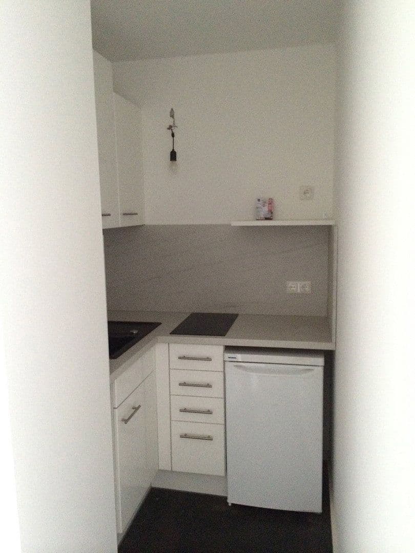 Prenájom bytu 1-izbový 38 m², Isartalstr 47, München, Bavorsko Prenájom bytu 1-izbový 38 m², Isartalstr 47, München, Bavorsko