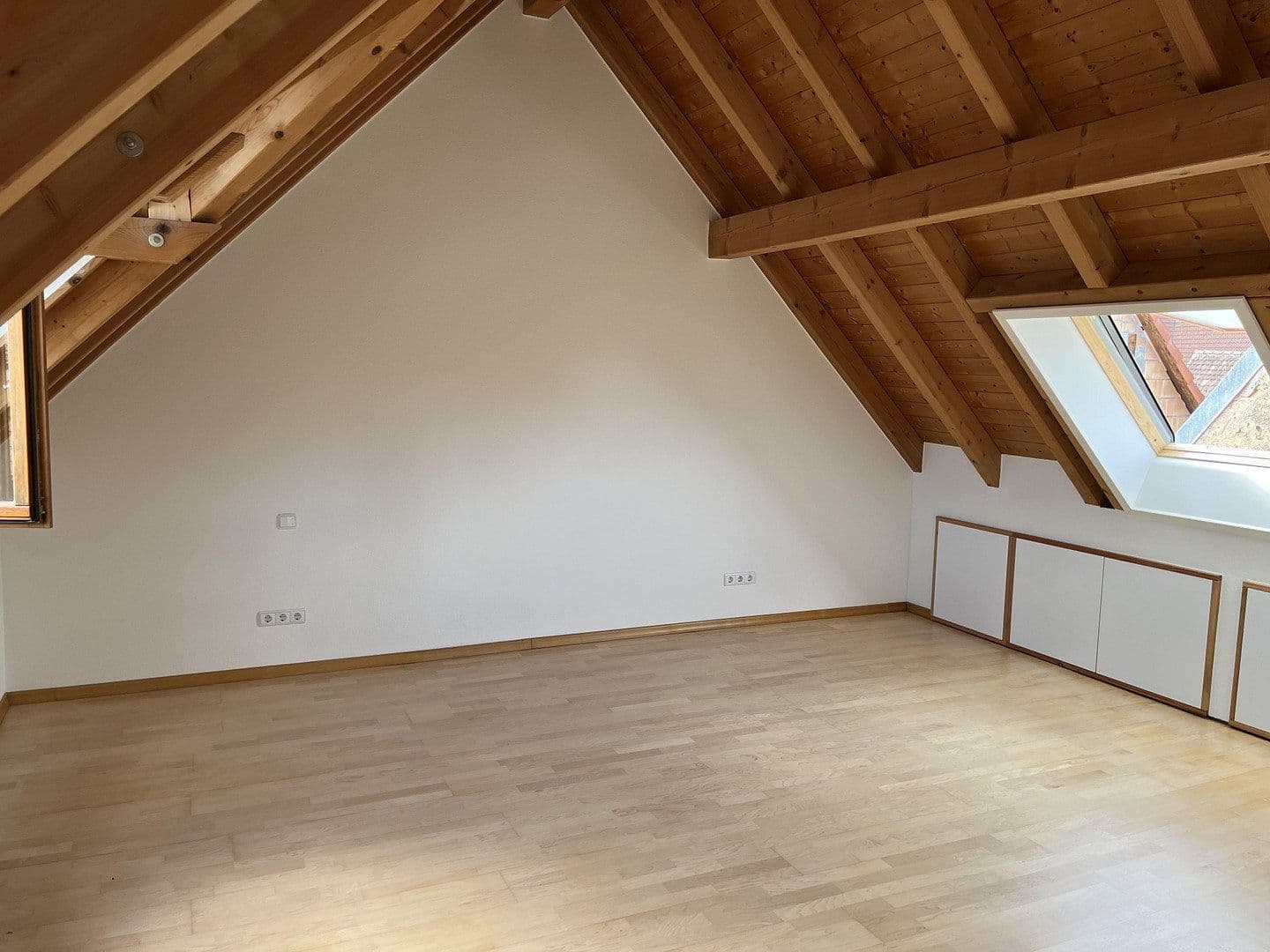 Prenájom bytu 2-izbový 125 m², Ehrenkirchen, Bádensko-Wurttembersko Prenájom bytu 2-izbový 125 m², Ehrenkirchen, Bádensko-Wurttembersko