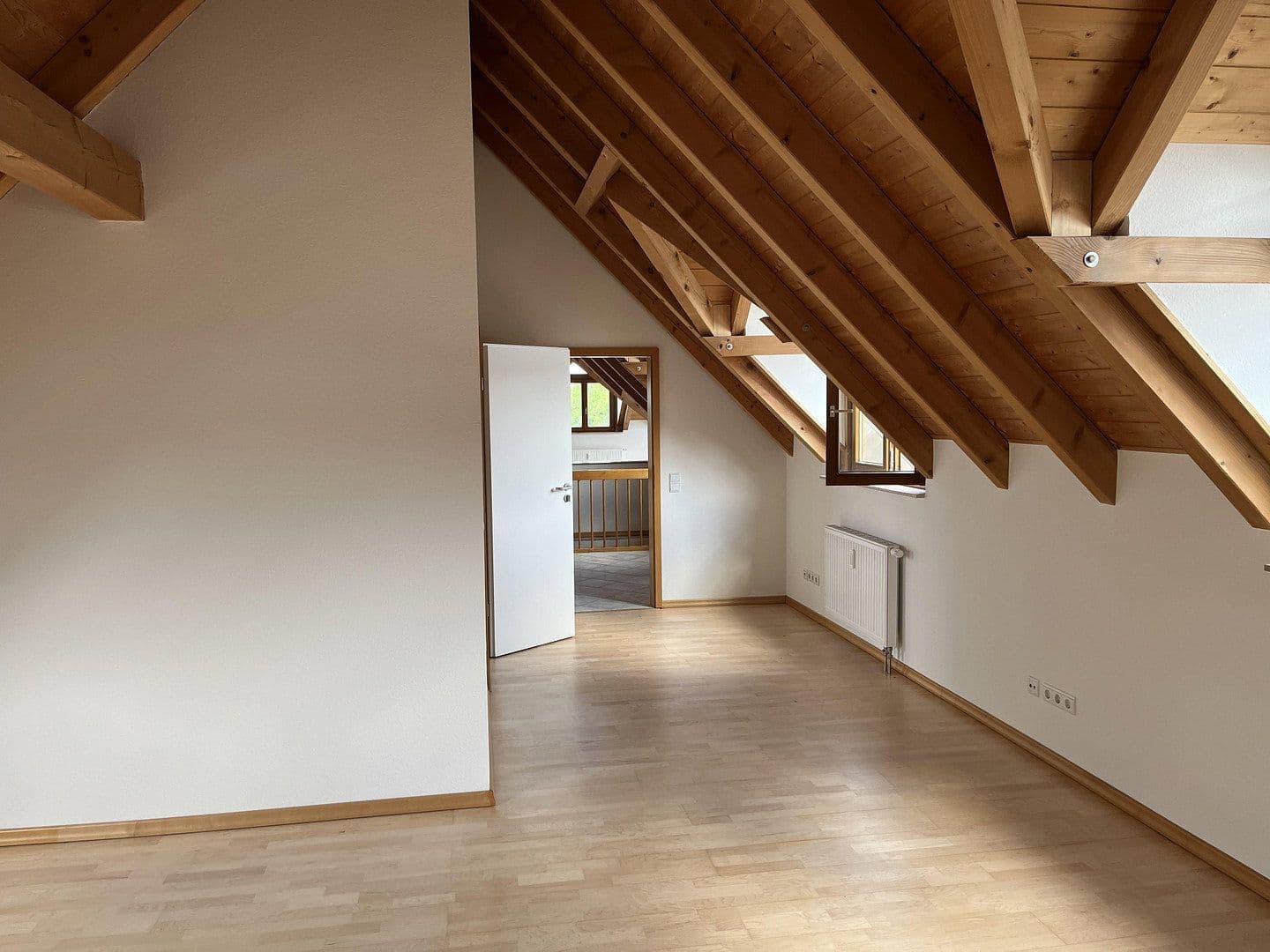 Prenájom bytu 2-izbový 125 m², Ehrenkirchen, Bádensko-Wurttembersko Prenájom bytu 2-izbový 125 m², Ehrenkirchen, Bádensko-Wurttembersko