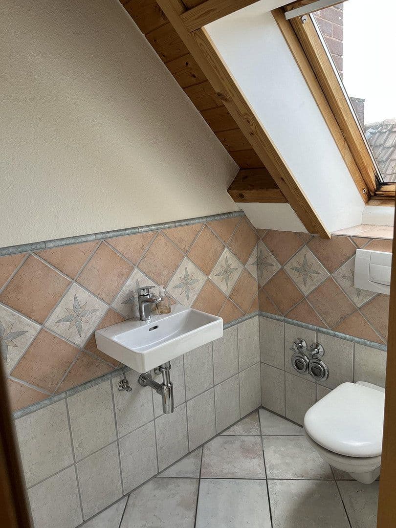 Prenájom bytu 2-izbový 125 m², Ehrenkirchen, Bádensko-Wurttembersko Prenájom bytu 2-izbový 125 m², Ehrenkirchen, Bádensko-Wurttembersko