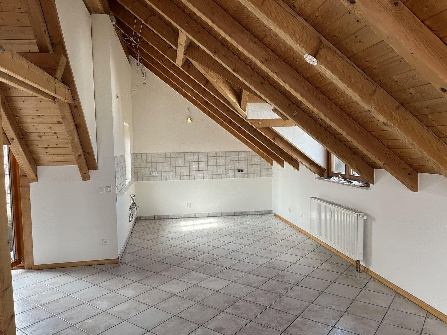 Prenájom bytu 2-izbový 125 m², Ehrenkirchen, Bádensko-Wurttembersko Prenájom bytu 2-izbový 125 m², Ehrenkirchen, Bádensko-Wurttembersko