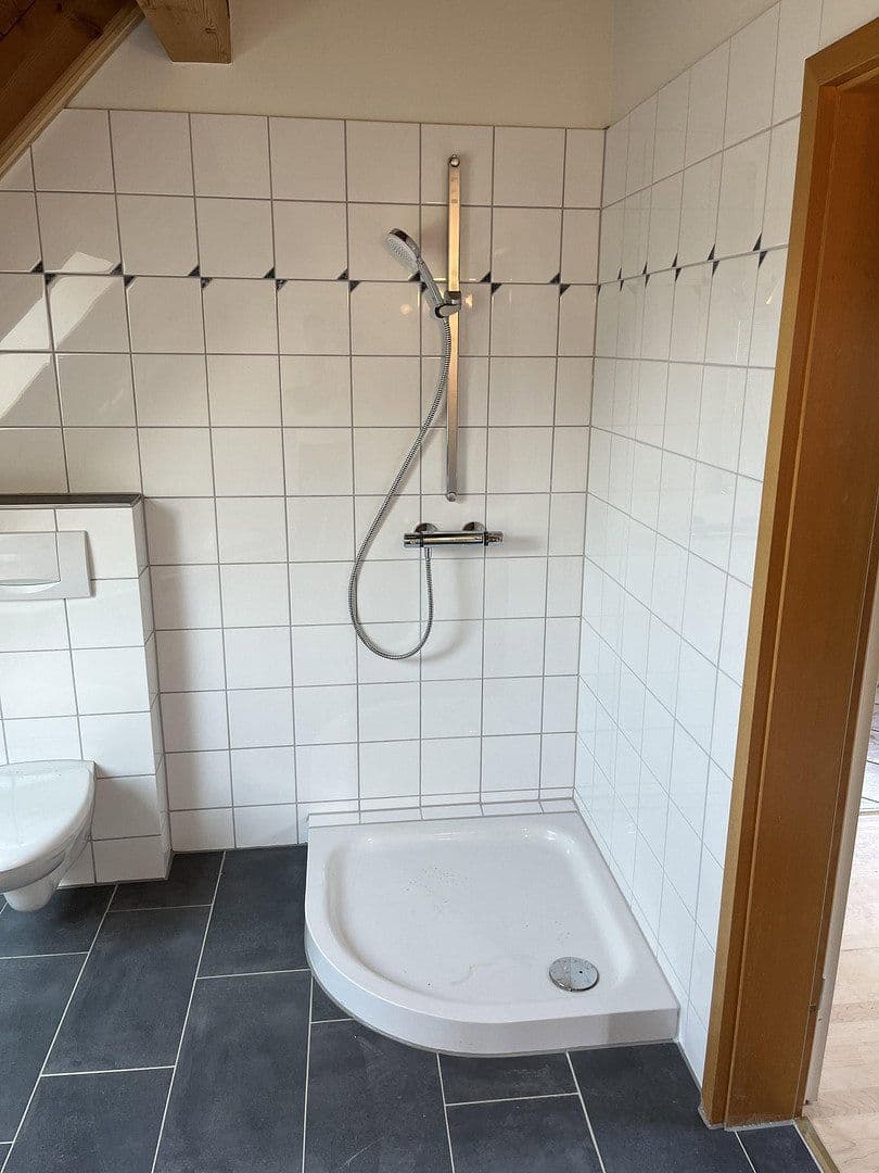 Prenájom bytu 2-izbový 125 m², Ehrenkirchen, Bádensko-Wurttembersko Prenájom bytu 2-izbový 125 m², Ehrenkirchen, Bádensko-Wurttembersko