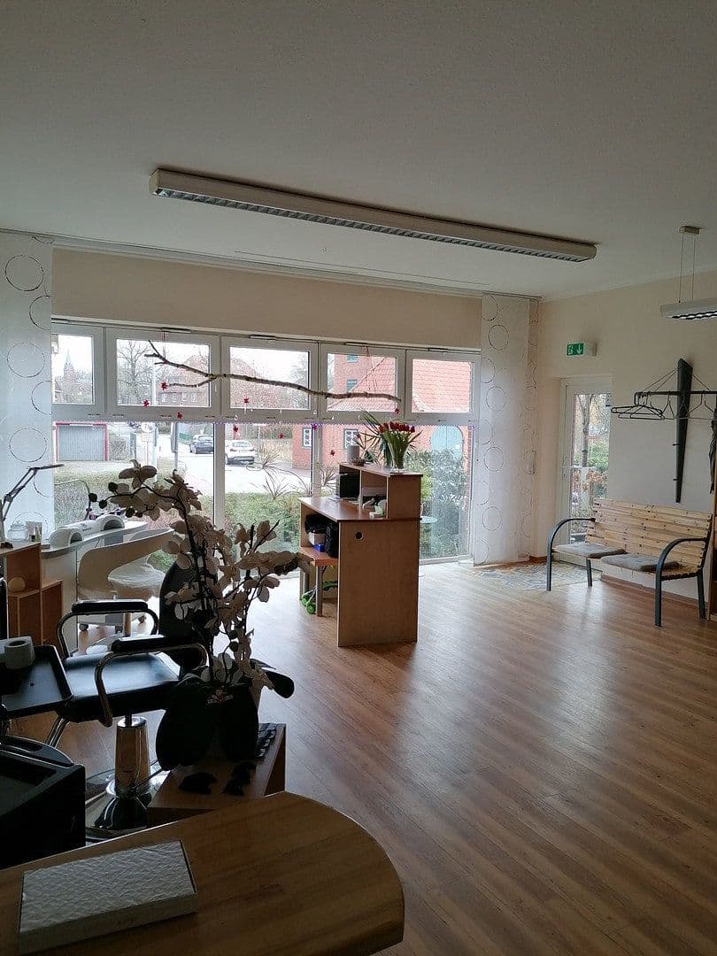 Prenájom nebytového priestoru 60 m², Dorfstraße 12, Henstedt-Ulzburg, Šlezvicko-Holštajnsko Prenájom nebytového priestoru 60 m², Dorfstraße 12, Henstedt-Ulzburg, Šlezvicko-Holštajnsko