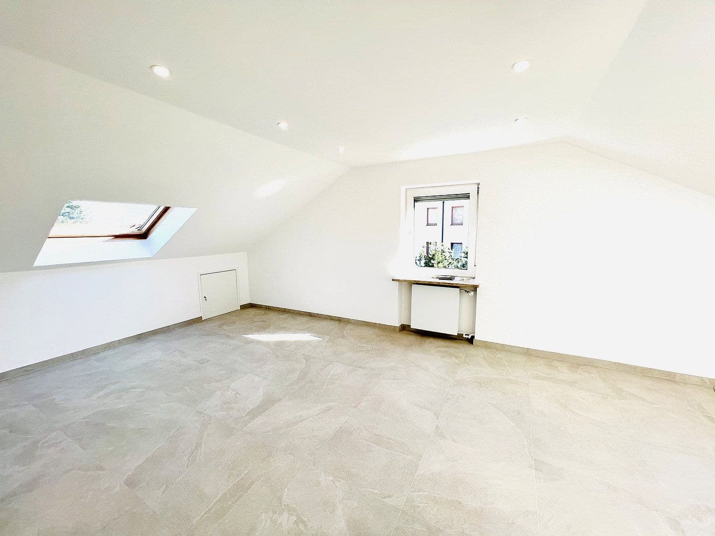 Prenájom domu 190 m², pozemek 330 m², Kaufbeuren, Bavorsko Prenájom domu 190 m², pozemek 330 m², Kaufbeuren, Bavorsko