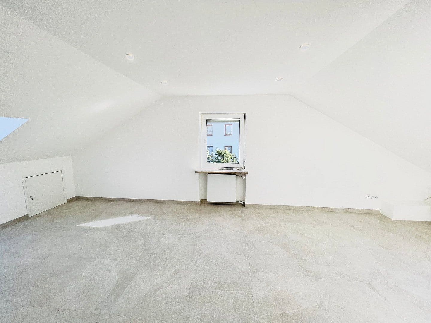Prenájom domu 190 m², pozemek 330 m², Kaufbeuren, Bavorsko Prenájom domu 190 m², pozemek 330 m², Kaufbeuren, Bavorsko