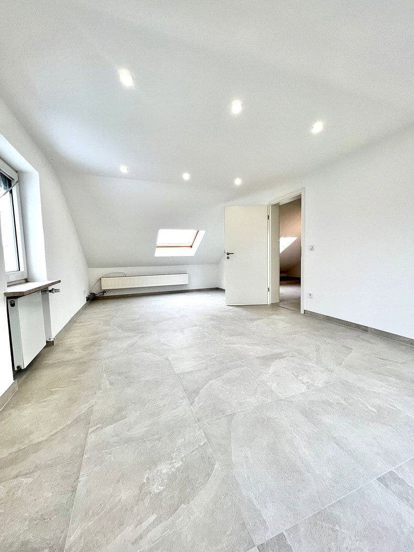 Prenájom domu 190 m², pozemek 330 m², Kaufbeuren, Bavorsko Prenájom domu 190 m², pozemek 330 m², Kaufbeuren, Bavorsko