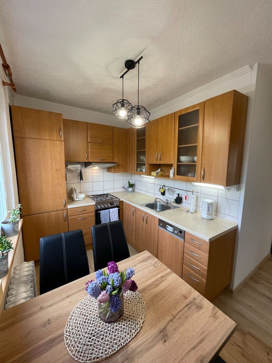 Prenájom bytu 3-izbový 68 m², V Úžlabině, Praha, Praha Prenájom bytu 3-izbový 68 m², V Úžlabině, Praha, Praha