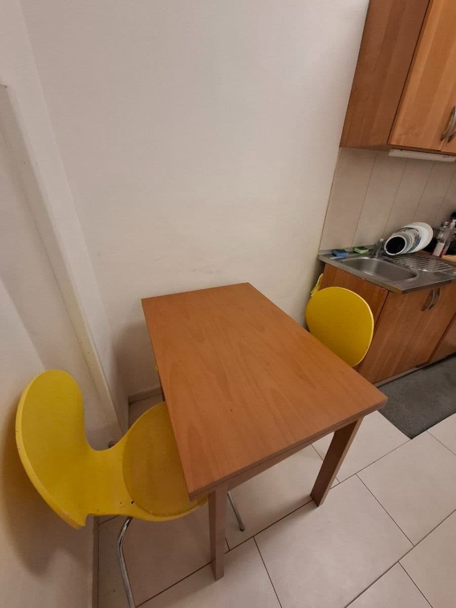 Prenájom bytu 1-izbový 25 m², Újezd, Praha, Praha Prenájom bytu 1-izbový 25 m², Újezd, Praha, Praha