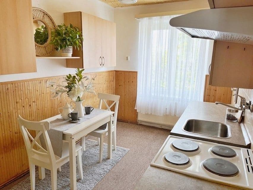 Prenájom bytu 2-izbový 62 m², Revoluční, Odolena Voda, Středočeský kraj Prenájom bytu 2-izbový 62 m², Revoluční, Odolena Voda, Středočeský kraj