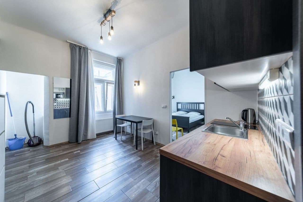 Prenájom bytu 2-izbový 45 m², Navrátilova, Praha, Praha Prenájom bytu 2-izbový 45 m², Navrátilova, Praha, Praha