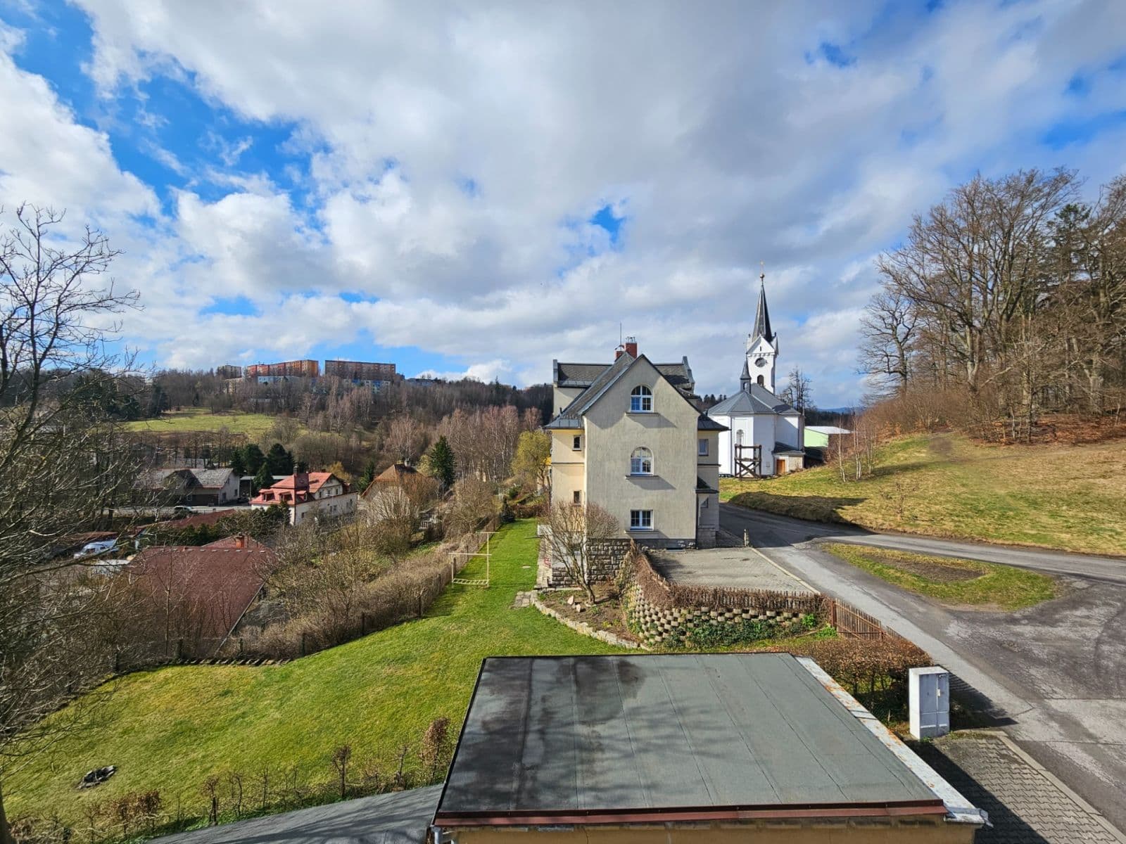 Prenájom bytu 4-izbový 85 m², Na Zvonku, Liberec, Liberecký kraj Prenájom bytu 4-izbový 85 m², Na Zvonku, Liberec, Liberecký kraj