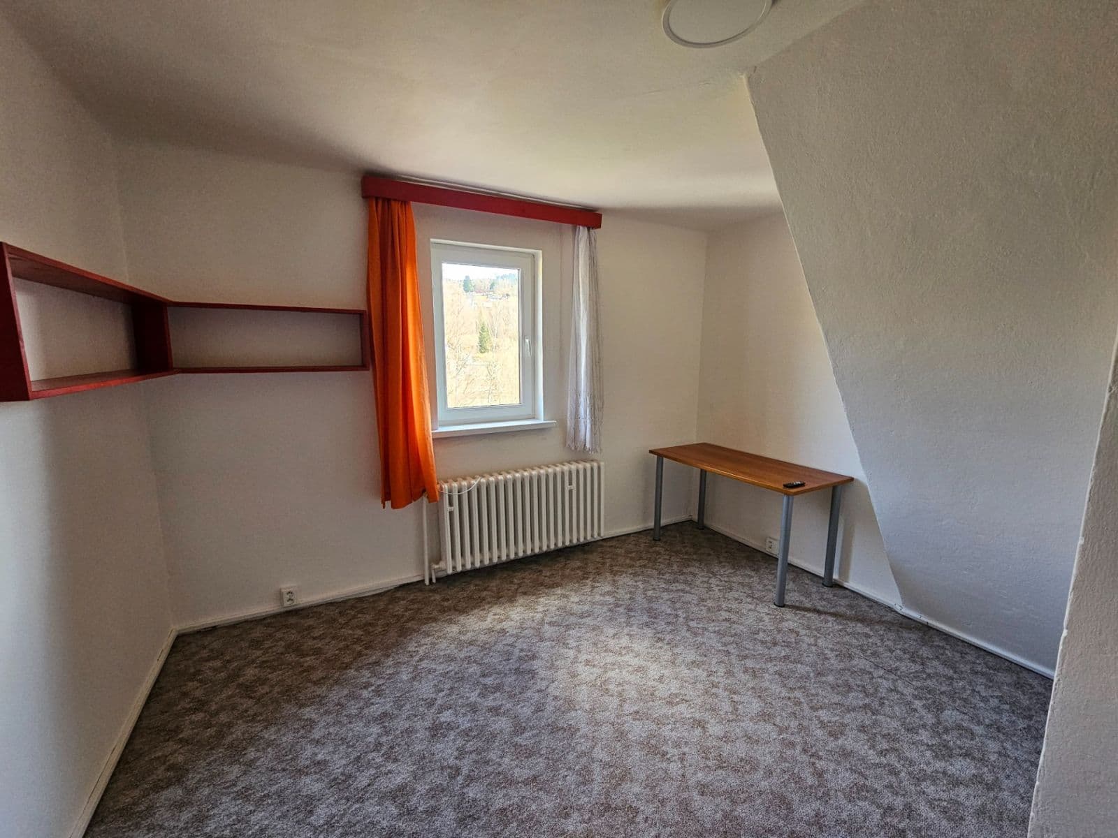 Prenájom bytu 4-izbový 85 m², Na Zvonku, Liberec, Liberecký kraj Prenájom bytu 4-izbový 85 m², Na Zvonku, Liberec, Liberecký kraj