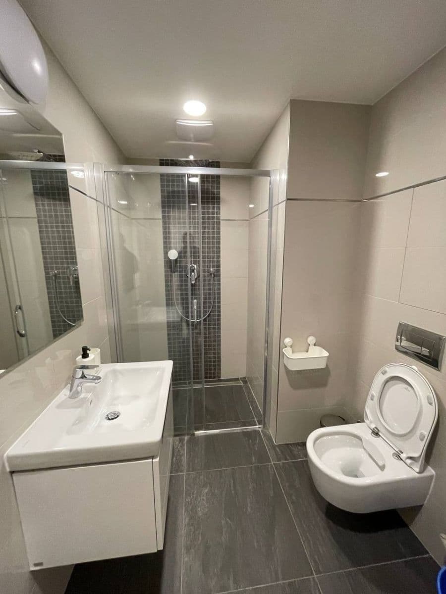 Prenájom bytu 1-izbový 40 m², Vojenova, Praha, Praha Prenájom bytu 1-izbový 40 m², Vojenova, Praha, Praha