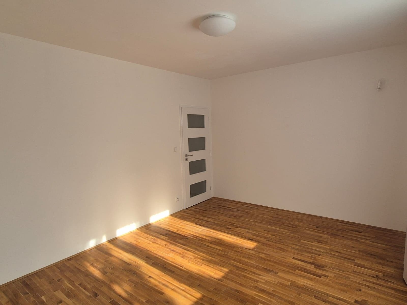 Prenájom bytu 2-izbový 52 m², Štěchovická, Praha, Praha Prenájom bytu 2-izbový 52 m², Štěchovická, Praha, Praha