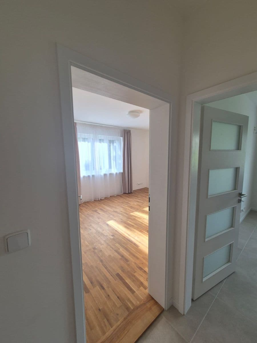 Prenájom bytu 2-izbový 52 m², Štěchovická, Praha, Praha Prenájom bytu 2-izbový 52 m², Štěchovická, Praha, Praha